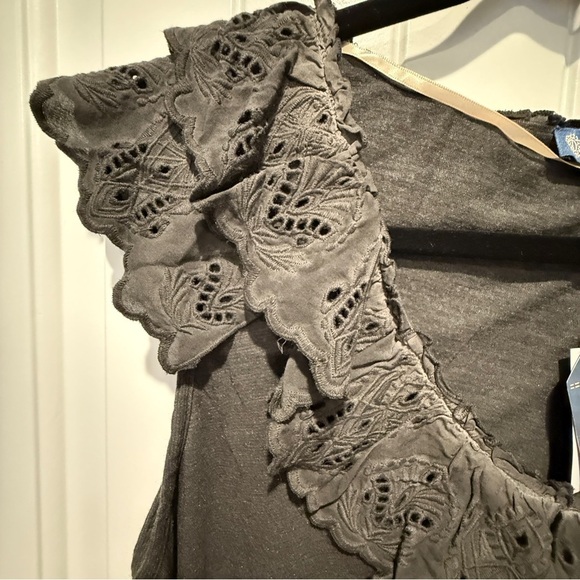 NEW Democracy Blouse with Ruffles - Picture 4 of 5